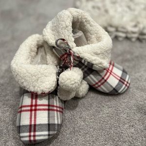 Pottery Barn • Red Plaid • Cozy Sherpa Slippers • Size Large